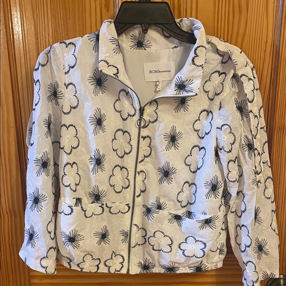 BCBG Womens Floral Jean Jacket - White and Blue